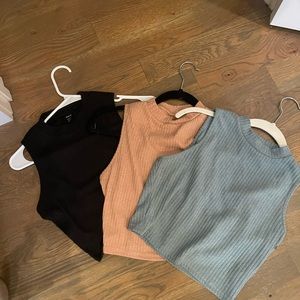 Crop tops -set of 3